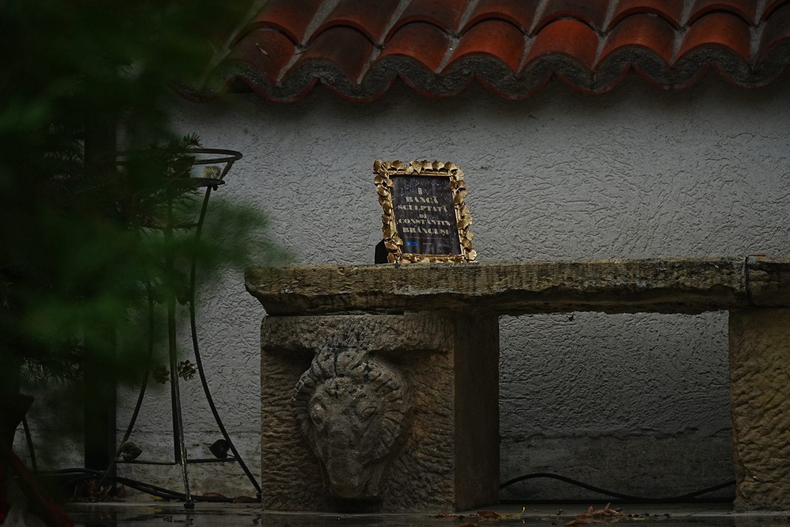 Casa Gheorghe Tătărescu din București: spațiul discret al puterii și memoria interbelică reîntrupată în EkoGroup Vila